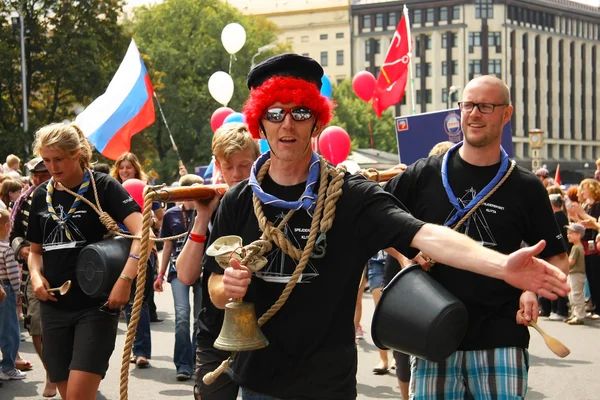 Parade bemanning van het schip tijdens tall ships races Baltische 2013 — Stockfoto