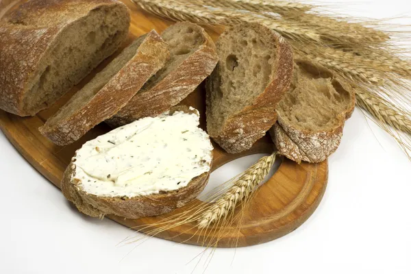 Roti segar dengan krim keju — Stok Foto
