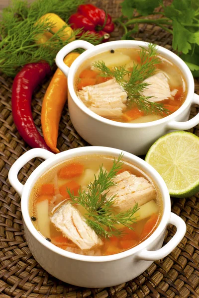 Sopa de pescado de salmón, patata y pan —  Fotos de Stock