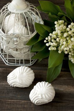 marshmallows and spring flowers