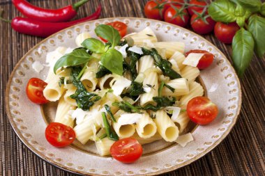 Ispanaklı ve peynirli makarna.