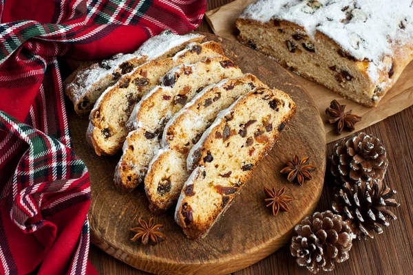 Tradiční Domácí Štoly Ořechy Sušené Ovoce Vánoční Koncept — Stock fotografie