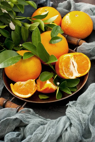 Mandarynkowe Pomarańcze Liśćmi Citrus Tylko Drzewa Owoce Zimowe — Zdjęcie stockowe