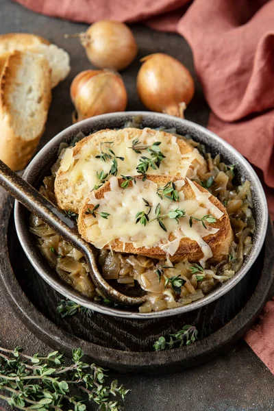 Traditional French Onion Soup Croutons Cheese Thyme — Stock Photo, Image