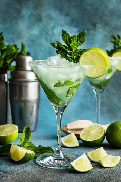 Glass Cocktail Cold Drink Fresh Mint Shallow Depth Field Selective — Stock Photo, Image