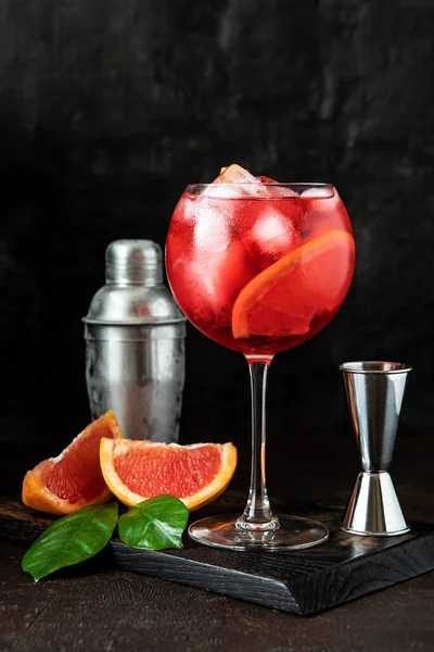 Refreshing Drink Martini Aperol Red Citrus Tonic Ice Holidays Party — Photo
