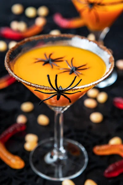 Halloween Cocktail Pumpkin Spice Martini Drink Festive Halloween Cocktail Pumpkin — стоковое фото