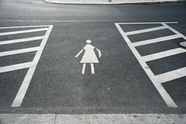 베를린에서 여성을 위한 주차. 표시. — 스톡 사진