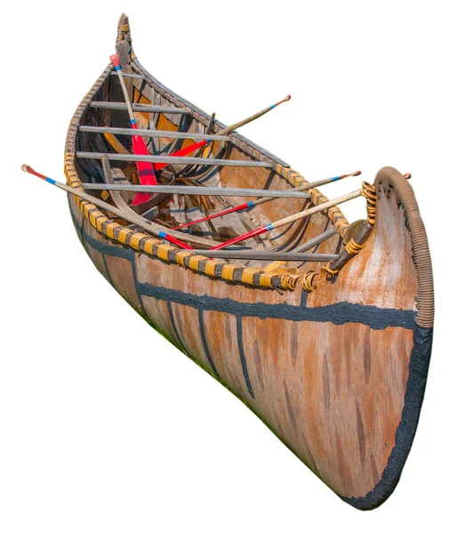 Canoa indígena de corteza de abedul de los Grandes Lagos aislada en blanco —  Fotos de Stock