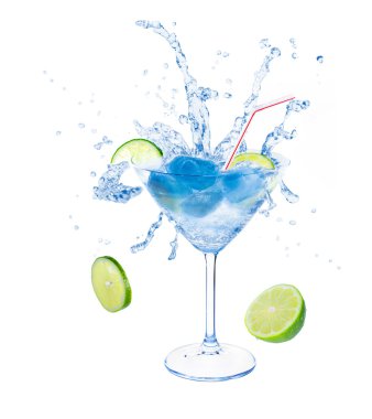 martini bardağına narenciye kokteyl