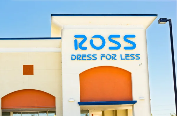 SACRAMENTO, USA - SEPTEMBER 5: ROSS store on September 5, 2013 i — Stock Photo, Image