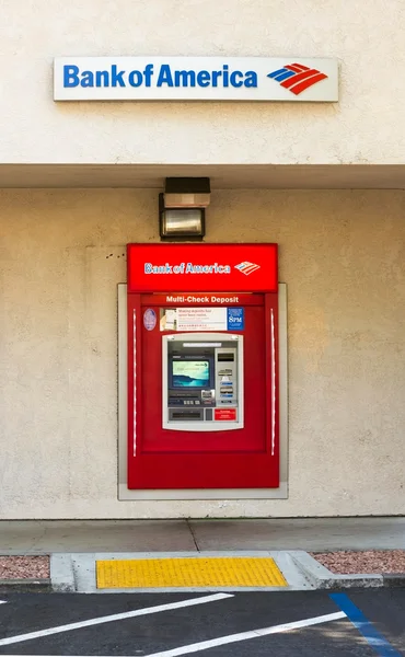 Sacramento, usa - 5. september: bank of america atm machine on se — Stockfoto