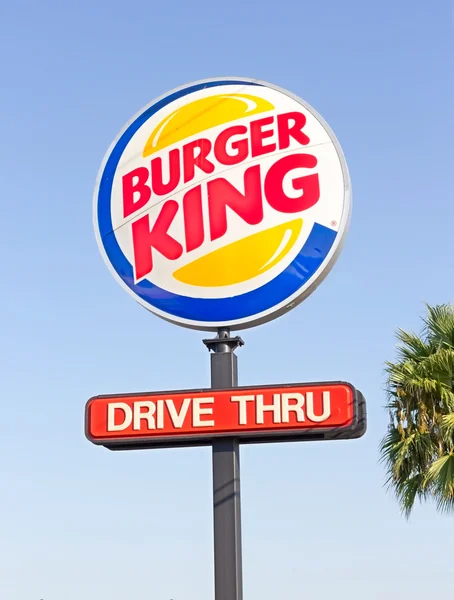 Сакраменто, США - 13 СЕНТЯБРЯ: Burger King знак шеста на Septemb — стоковое фото