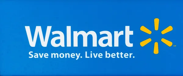 SACRAMENTO, EE.UU. - 13 DE SEPTIEMBRE: Walmart firma el 13 de septiembre de 20 — Foto de Stock