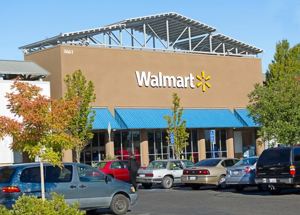 SACRAMENTO, EE.UU. - 23 DE SEPTIEMBRE: Tienda Walmart el 23 de septiembre, 2 — Foto de Stock