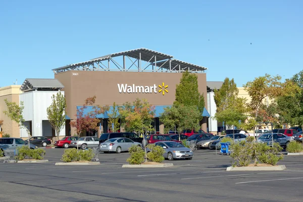 SACRAMENTO, EUA - SETEMBRO 13: Loja Walmart em 23 de setembro, 2 — Fotografia de Stock