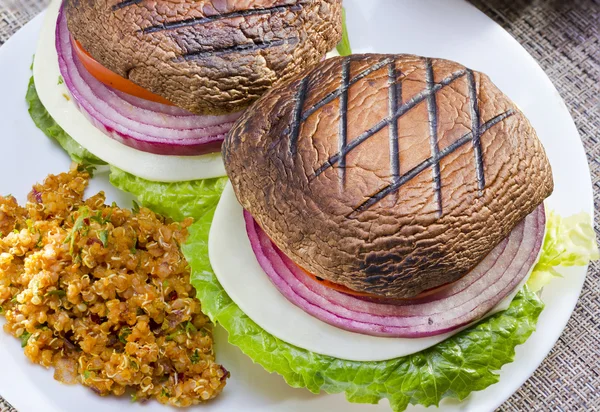 Hamburger di portabella alla griglia . — Foto Stock