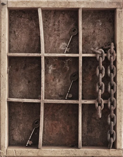 Ράφια με πλήκτρα και αλυσίδα — Φωτογραφία Αρχείου