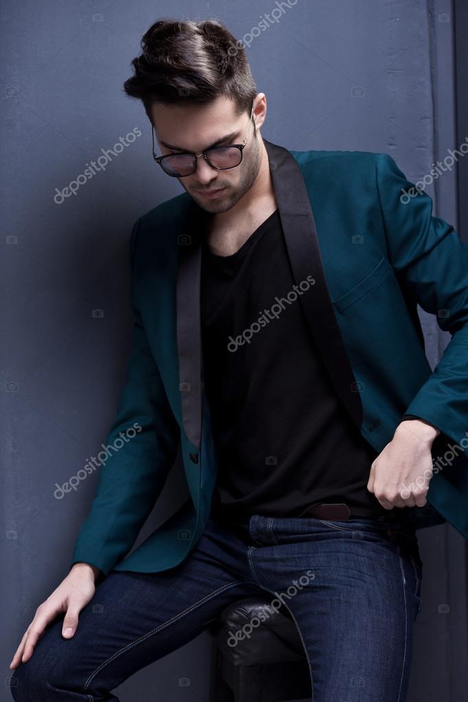 Premium Photo | Fashion business man model posing. confident male weared  casual suit.