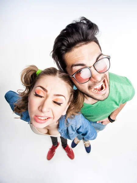 Casal engraçado argumentando - vista de cima tiro de ângulo largo — Fotografia de Stock