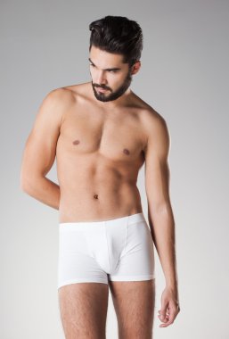 stüdyoda poz iç çamaşırı seksi çıplak yakışıklı