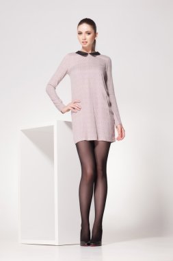 şık giyimli kadın seksi bacaklar