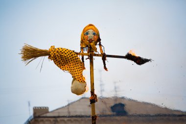 geleneksel karnaval effigies yanan Rusya, kışın kapalı.