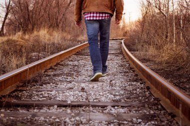 Ufka giden demiryolu