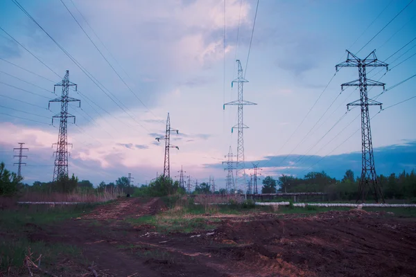 Paisaje industrial al atardecer —  Fotos de Stock