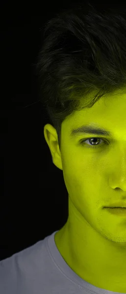 Groene huid man gezicht — Stockfoto