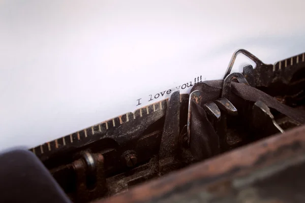 Jag älskar dig typ på gamla skrivmaskin — Stockfoto