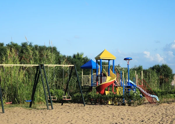 Parque infantil para crianças no resort . — Fotografia de Stock