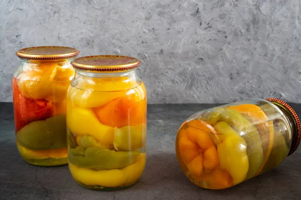 Ingeblikte Paprika Glazen Potten Bestemd Voor Verdere Vulling Thuisblik Vooraanzicht — Stockfoto