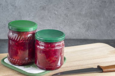 Ev yapımı: pancar konservesi ve sebze çorbası..