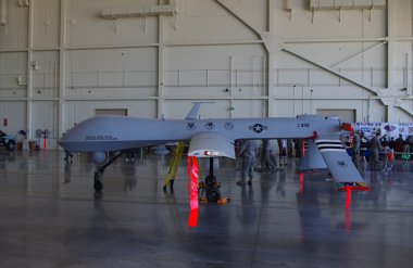 McGuire Hava Kuvvetleri Bankası-Wrightstown, New Jersey-Mayıs 12: bir mock-up bir General Atomics Mq-1b Predator insansız hava aracı-İHA (uçak) Bankası'nın açık Mayıs 2012 yılında düzenlenen ev sırasında resimde.