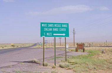 oteller: socorro, new mexico, ABD-Ekim 6: bir yol işareti ABD ordusunun beyaz kumları füze menzil girişe yönetmenlik ziyaretçi 2011 yılında.