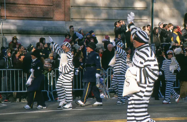 НЬЮ-ЙОРК-НОВ 22: Праздничная традиция с 1924 года, ежегодный парад в честь Дня Благодарения Мейси видят более 3,5 миллиона человек. На фото 2012 года некоторые из многих участников парада . — стоковое фото