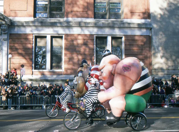 New york-nov 22: prázdninové tradice od roku 1924, roční, macy je den díkůvzdání parade je vidět více než 3,5 milionu lidí. na obrázku zde v roce 2012 jsou některé z mnoha účastníků průvodu. — Stock fotografie