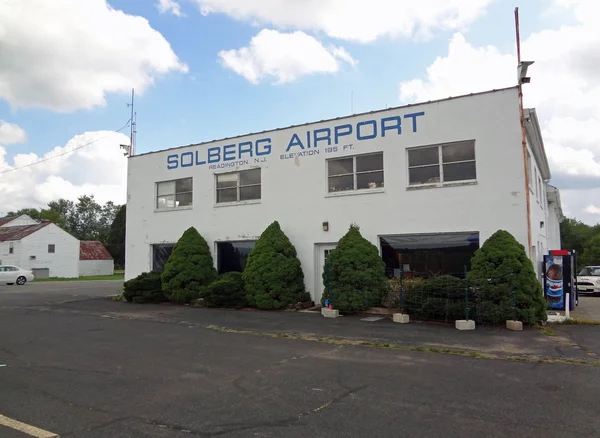 READINGTON, NEW JERSEY, USA-SEPT 06: Aeroporto de Solberg é o local do Festival Anual de Balonismo Aéreo Quente de Nova Jersey, um dos maiores festivais desses nos Estados Unidos. Imagem é de 2012 . — Fotografia de Stock