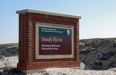 Sandy hook, new jersey, ABD-Mayıs 19: sandy hook, iç'ın milli park Servisi'nın ağ geçidi Ulusal rekreasyon alanı, 2014 yılında resimde ABD bölümü bir parçası için giriş işareti.