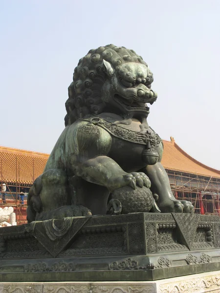 Lato Pałac Chiński brązu lew — Zdjęcie stockowe