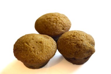 beyaz zemin üzerine pasta