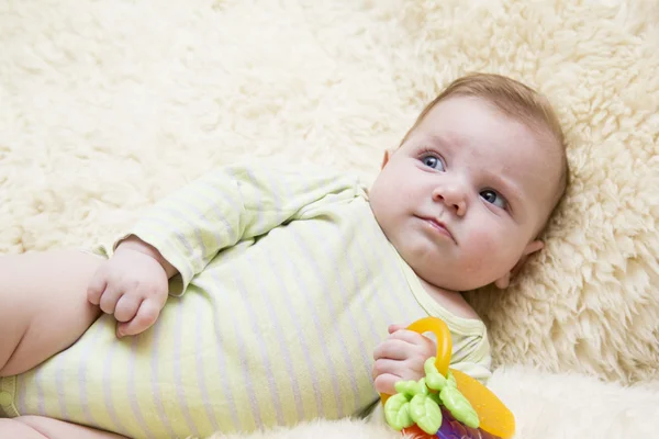 Roliga vackra baby 3 månader gammal — Stockfoto