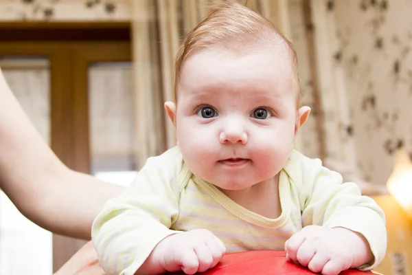 Lustig schönes Baby 3 Monate alt — Stockfoto