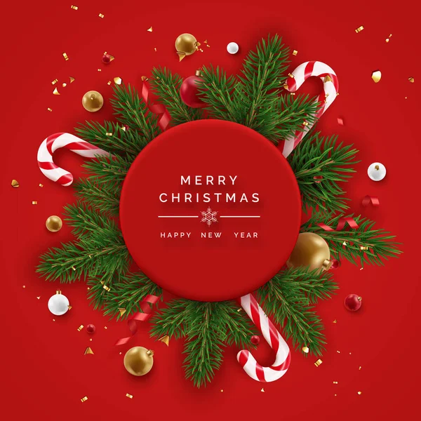 Decorazione natalizia realistica con rami di pino, coriandoli, bastoncini di zucchero, palline dorate e rosse. Concetto natalizio. Nuovo anno carta su sfondo rosso — Vettoriale Stock