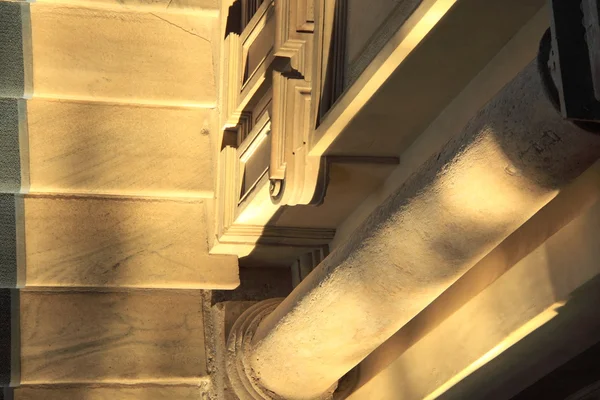 Les escaliers du bâtiment — Photo