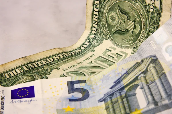 dolar ve euro banknot