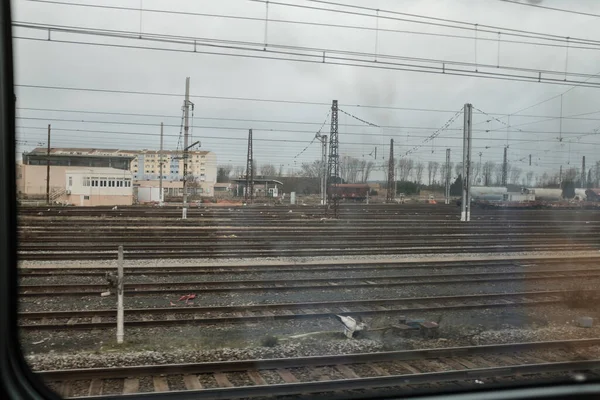 Vecchia Stazione Ferroviaria Industriale Paesaggio Nuvoloso Inquinato Urbano — Foto Stock
