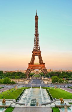 Torre trocadero ve Eyfel