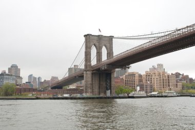 Brooklyn Köprüsü ana yapısı, new york city